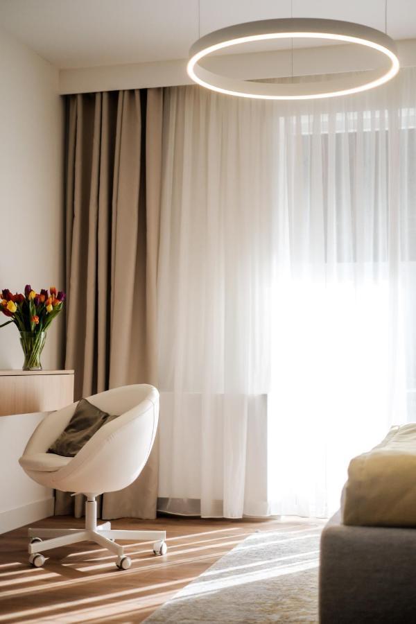 Adele Apartments เปตช์ ภายนอก รูปภาพ