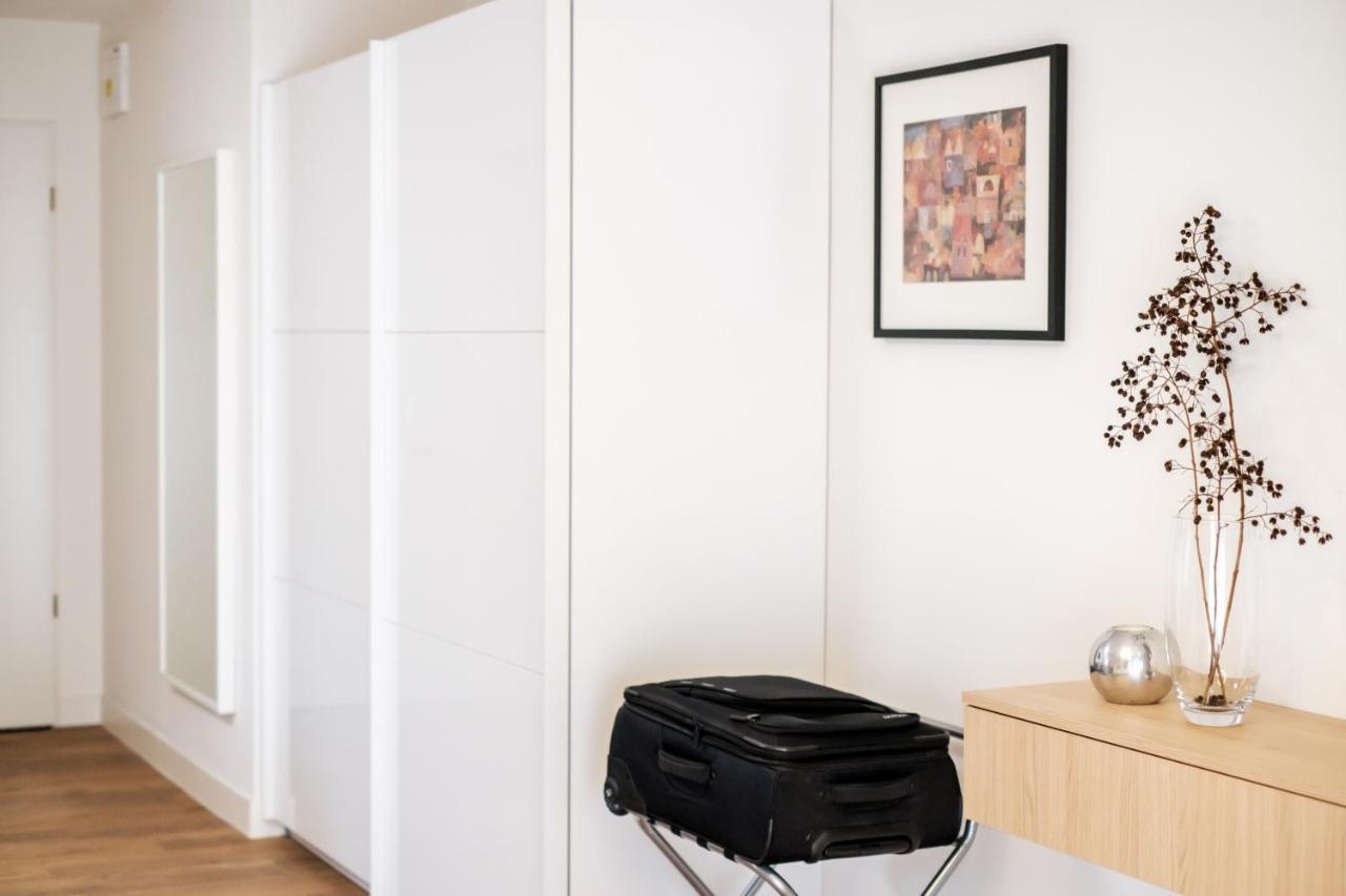 Adele Apartments เปตช์ ภายนอก รูปภาพ