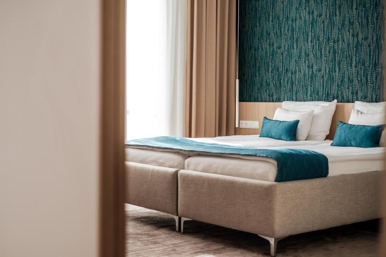Adele Apartments เปตช์ ภายนอก รูปภาพ