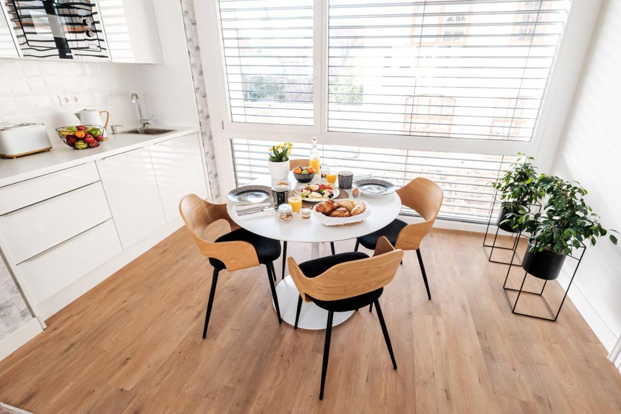 Adele Apartments เปตช์ ภายนอก รูปภาพ