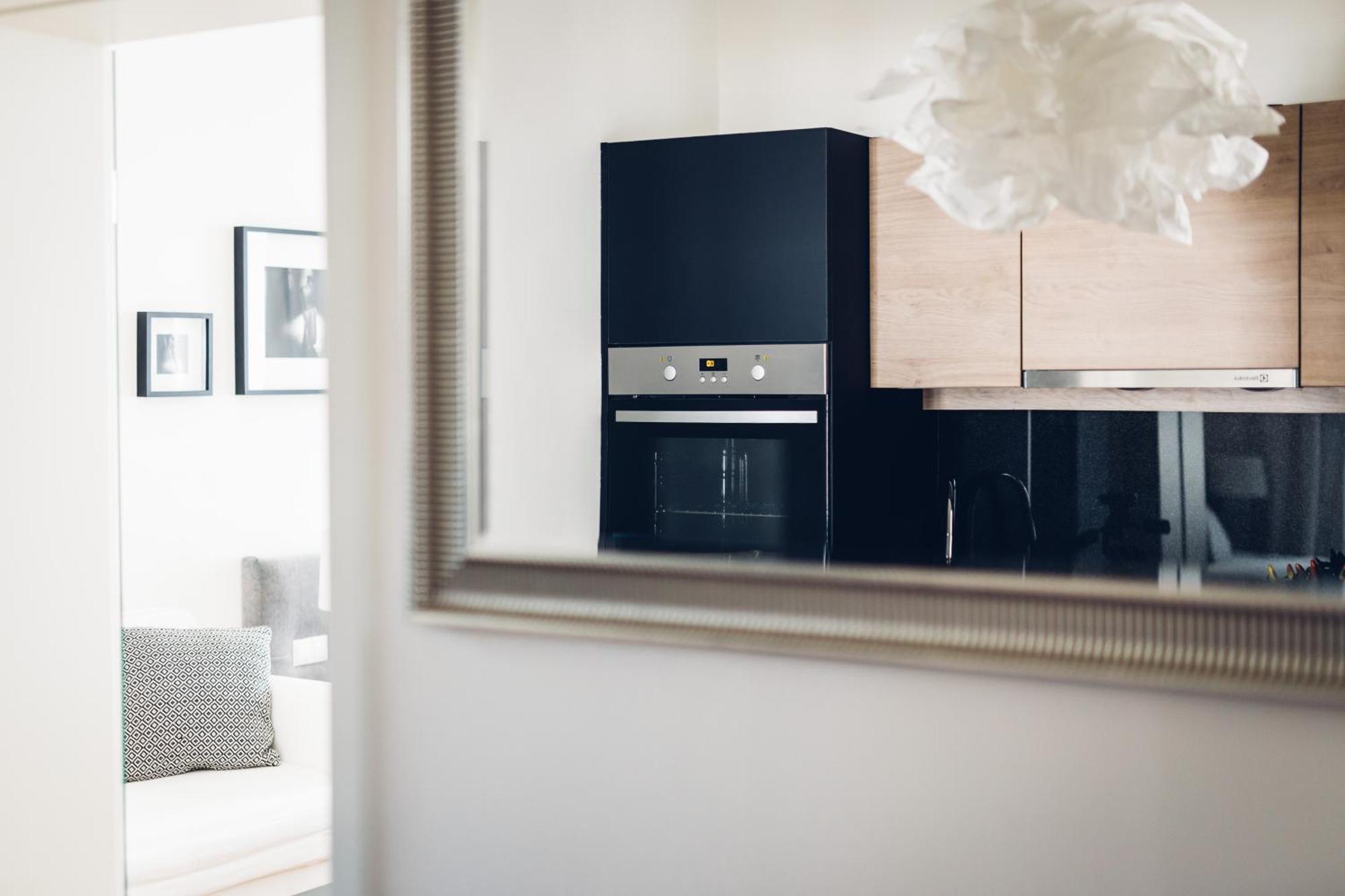 Adele Apartments เปตช์ ภายนอก รูปภาพ