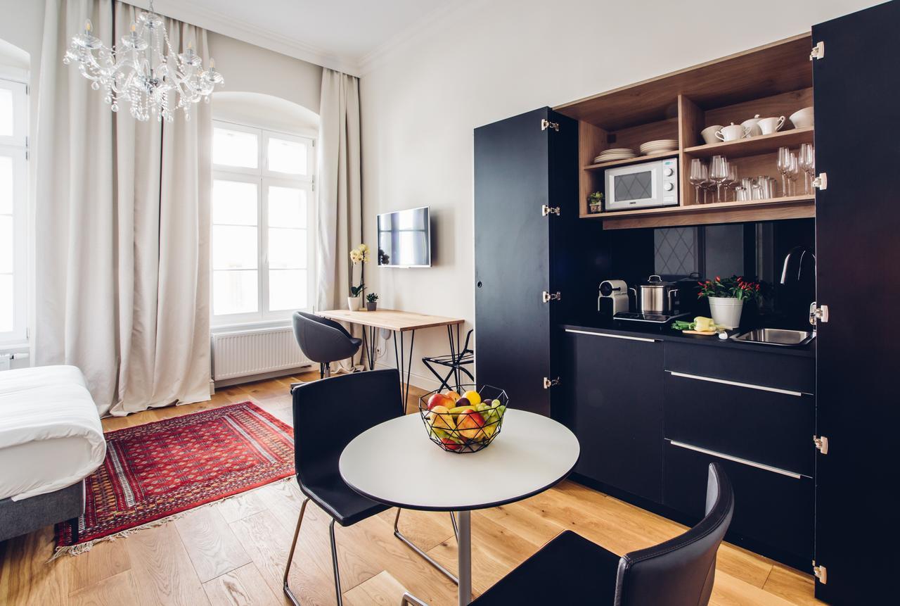 Adele Apartments เปตช์ ภายนอก รูปภาพ