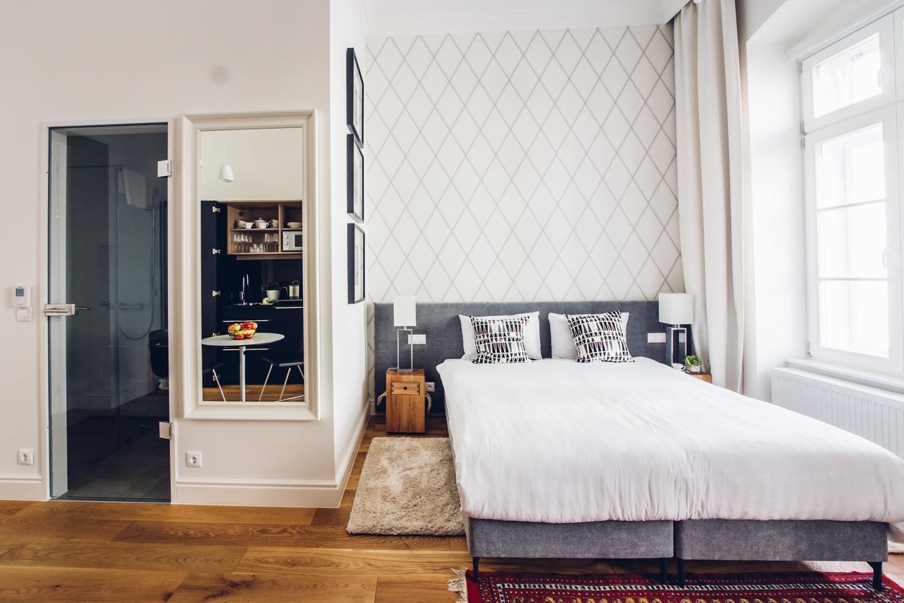 Adele Apartments เปตช์ ภายนอก รูปภาพ