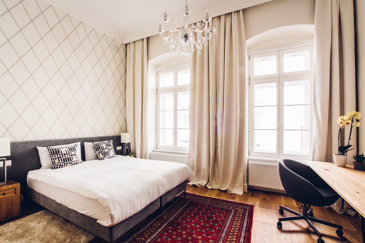 Adele Apartments เปตช์ ภายนอก รูปภาพ