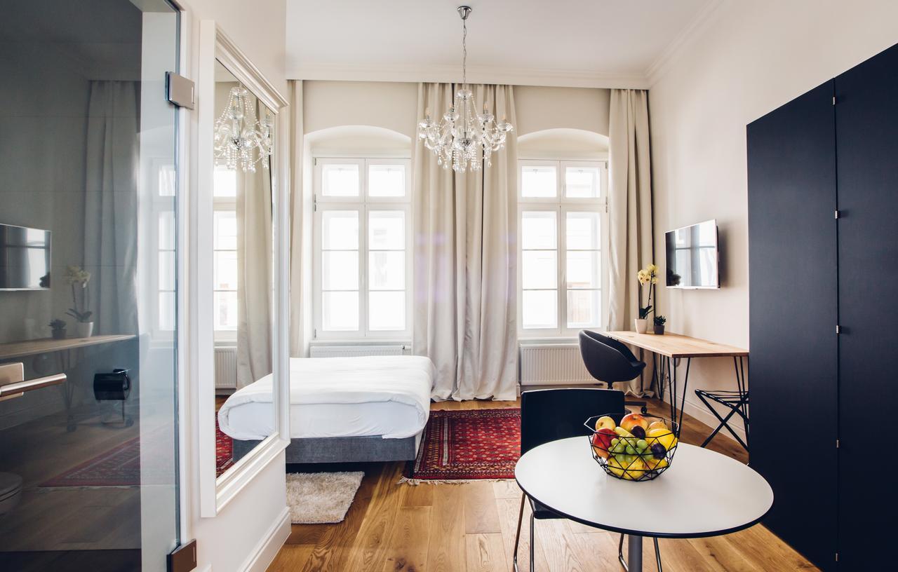 Adele Apartments เปตช์ ภายนอก รูปภาพ