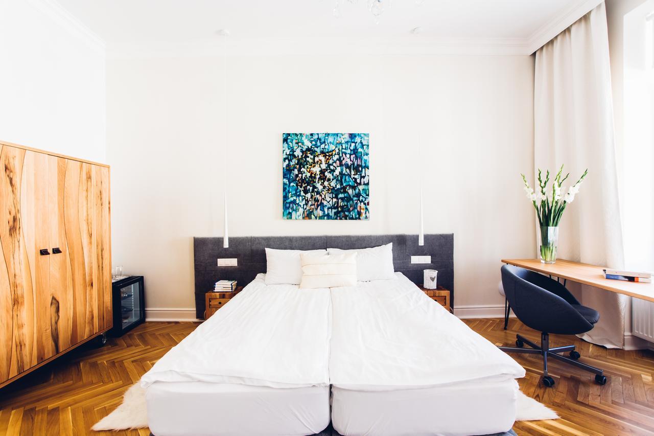 Adele Apartments เปตช์ ภายนอก รูปภาพ